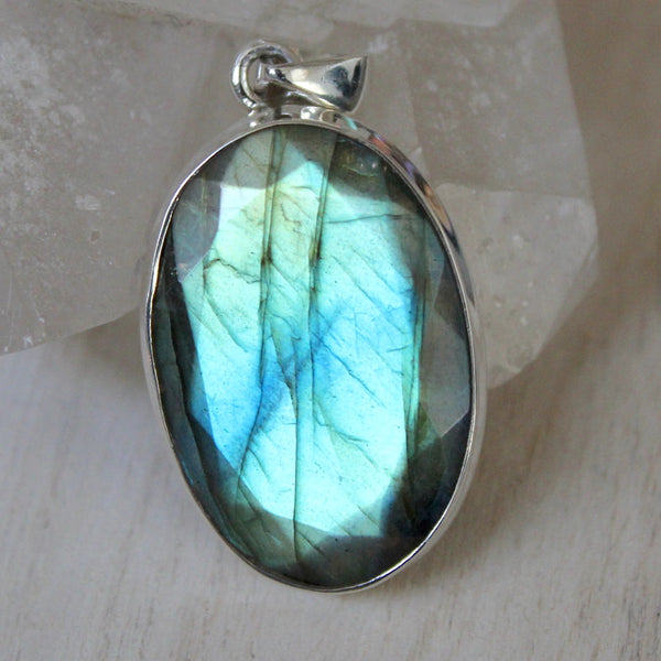 Faceted Labradorite + 925 Silver Oval Pendant