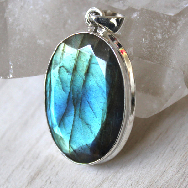 Faceted Labradorite + 925 Silver Oval Pendant