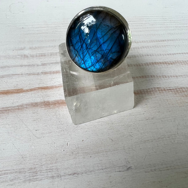 925 Sterling Silver and Labradorite Ring