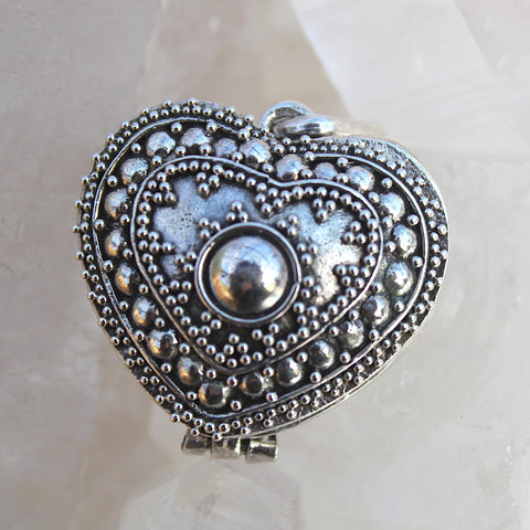 925 Sterling Silver Intricate Heart Locket