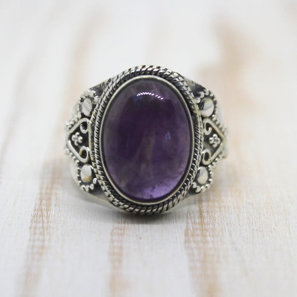 925 Sterling Silver and Amethyst Oval Ring